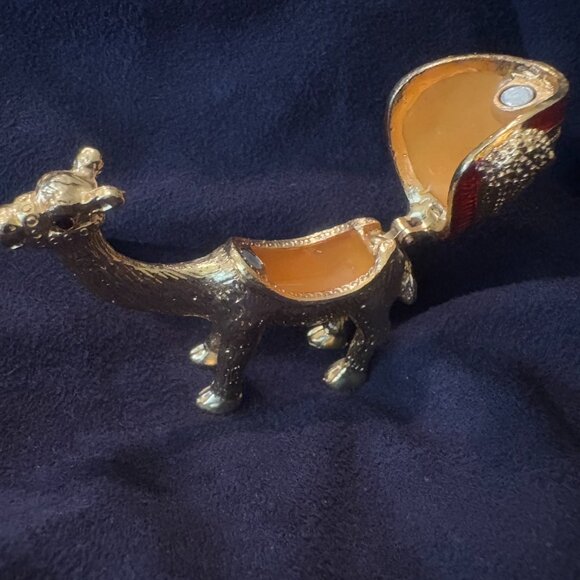 Lovely Camel "Limoges-Like Snuff Box"-Beautifully Made Gold with Lift-Lid "Hump" - Picture 2 of 12
